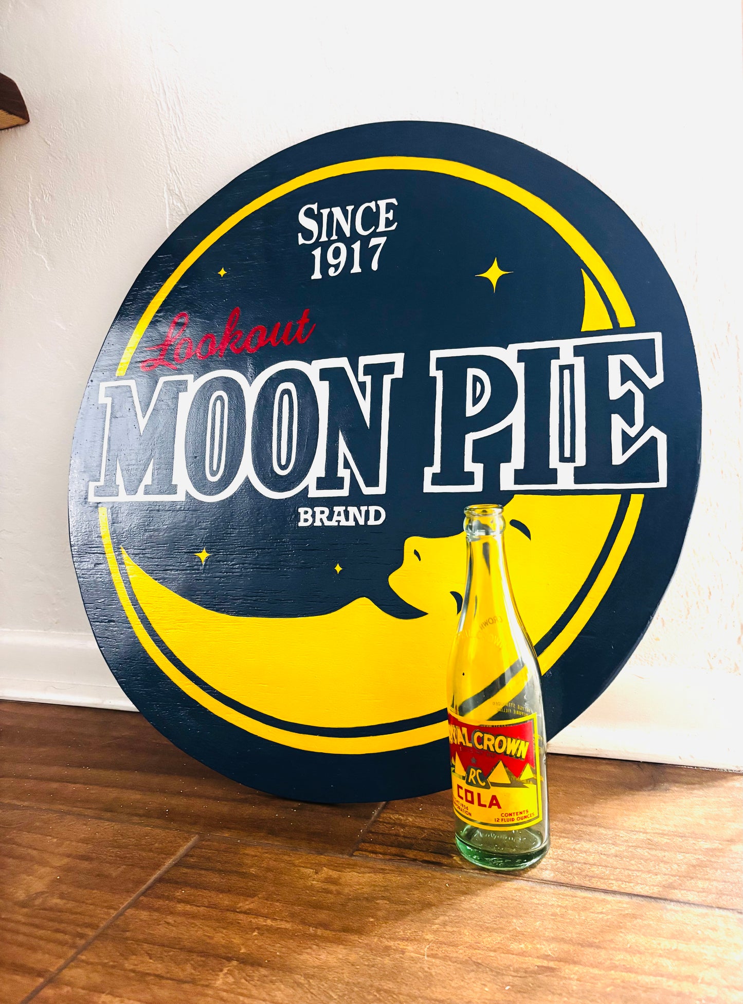 Moon-Pie Sign